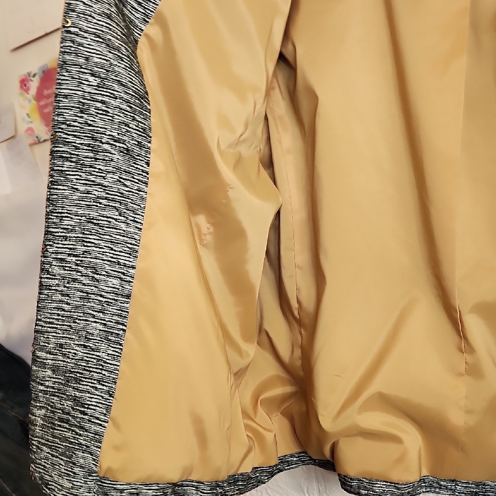 Doncaster Black and Tan Silk Blend With Leather Sleeves Blazer - Picture 5 of 7